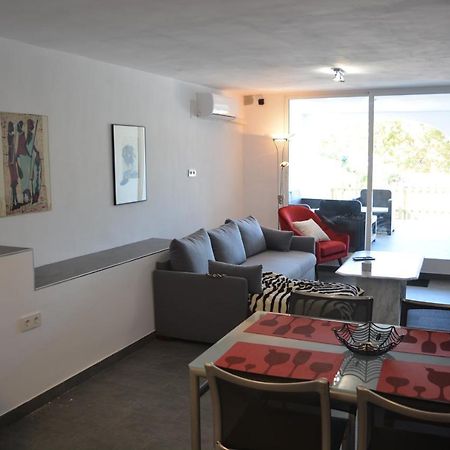 Lovely Bungalow For Four Close To Beach And City In Torrevieja Exterior photo